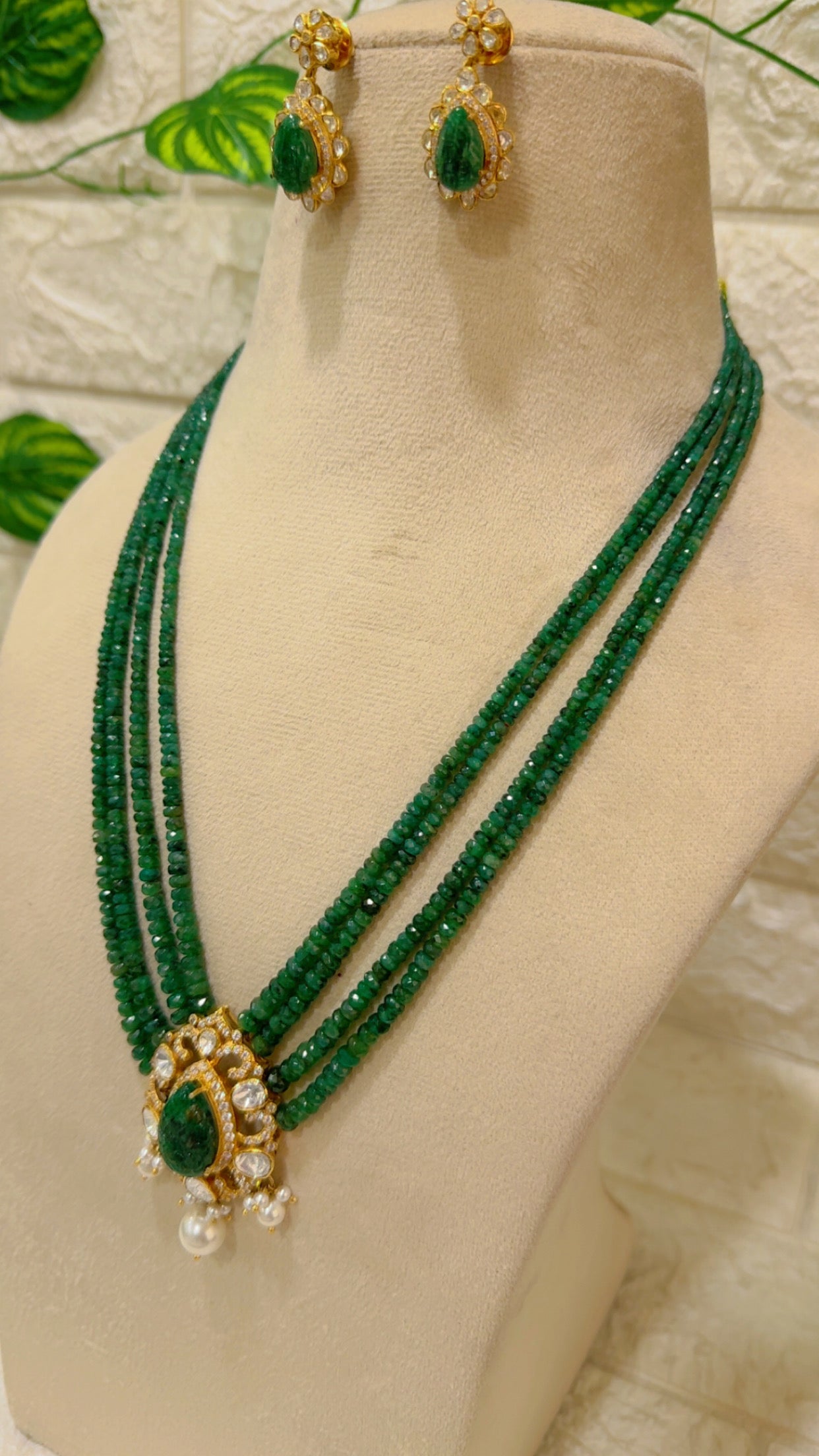 Natural Emerald Designer Pure Silver Gemstone Necklace Set